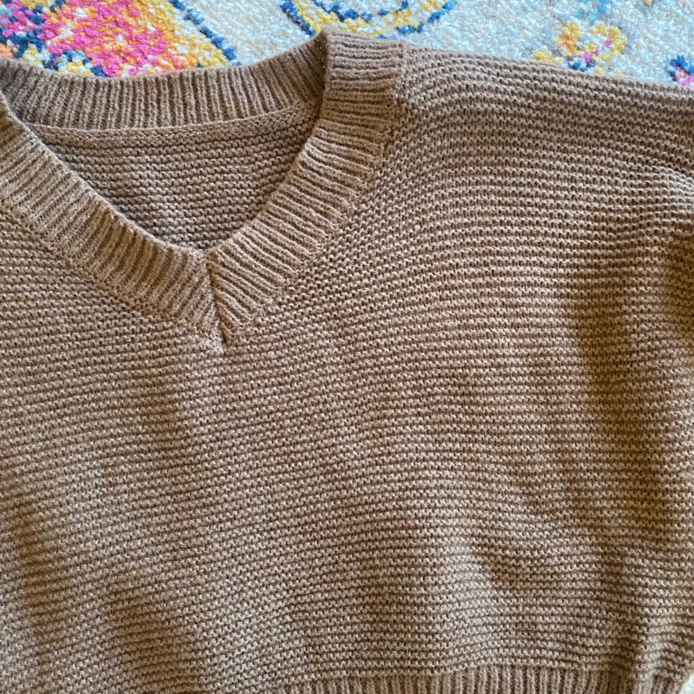 Commense Brown V-Neck Cropped Ribbed Sweater - Picture 2 of 3